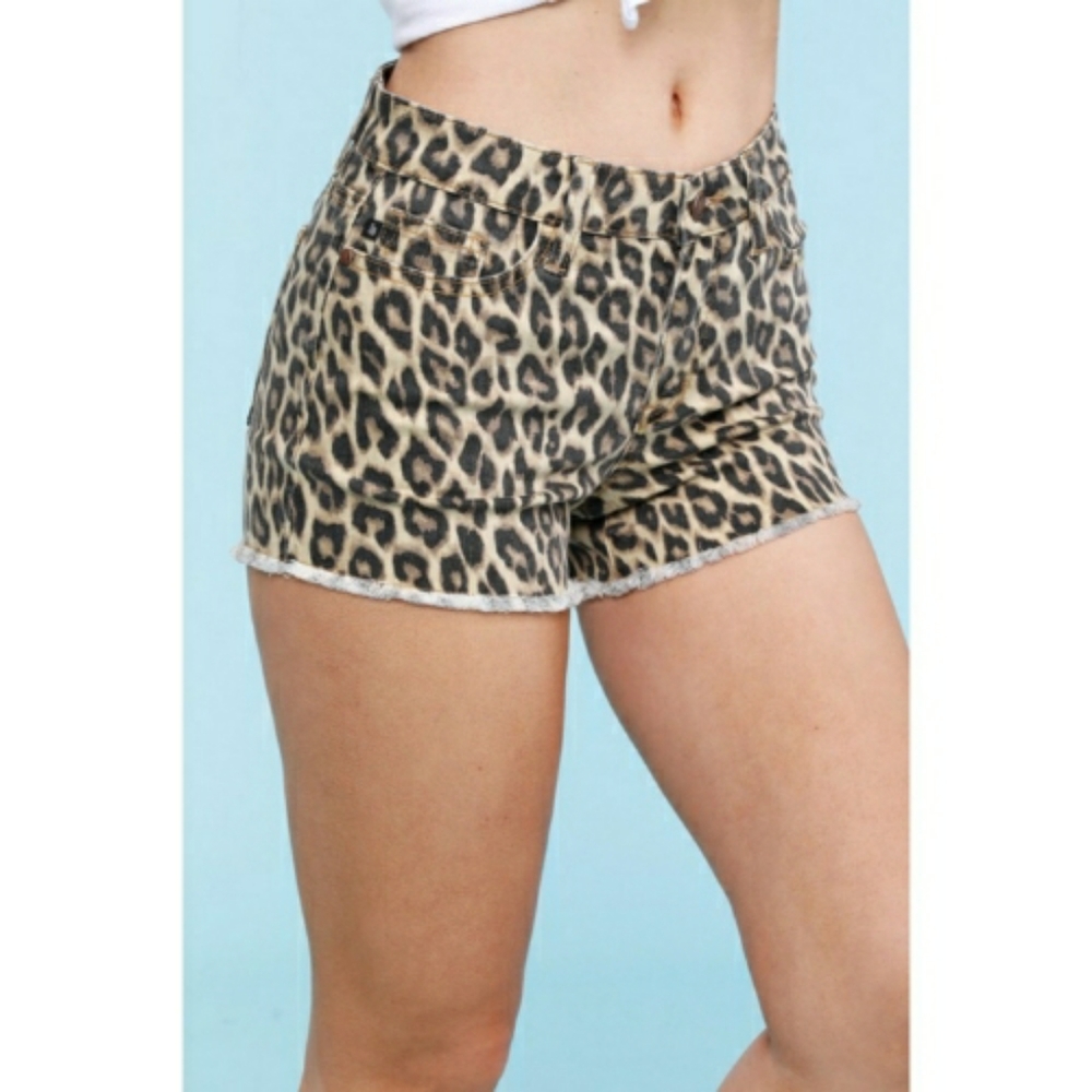 S M L Judy Blue Leopard Print Cut Off Shorts - Picture 3 of 8